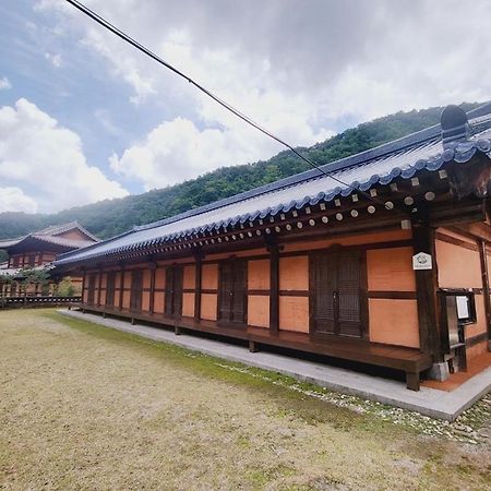 Yeongwol Hwanggung Hanok Pension Luaran gambar