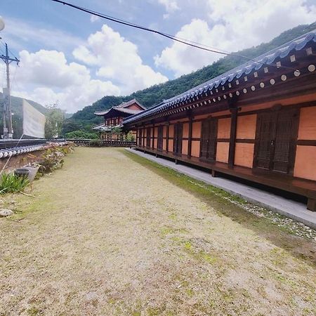 Yeongwol Hwanggung Hanok Pension Luaran gambar