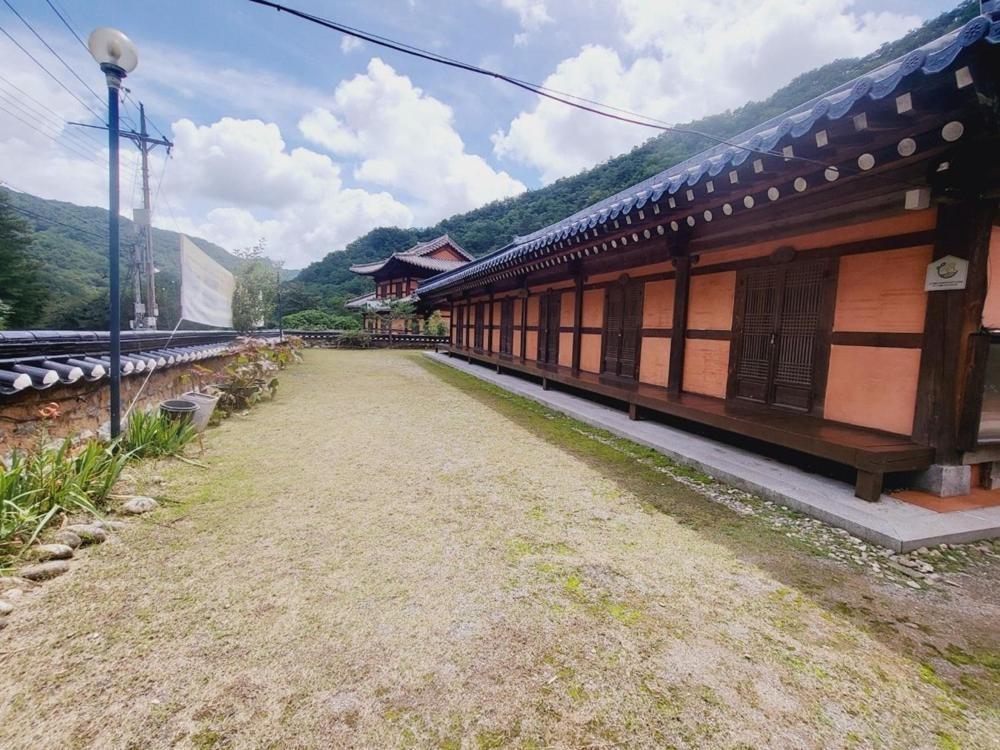 Yeongwol Hwanggung Hanok Pension Luaran gambar